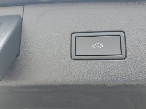 Certified 2025 Volkswagen Atlas SEL AWD/4WD image 15