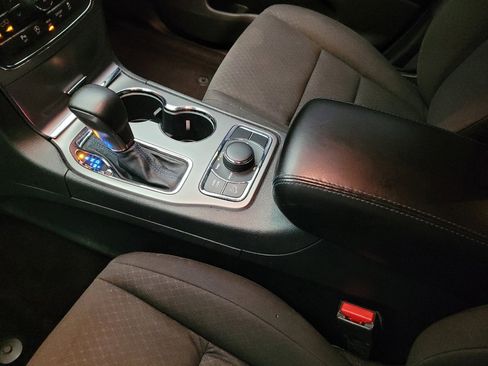 Used 2018 Jeep Grand Cherokee Laredo AWD/4WD image 26