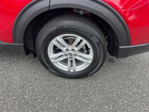 Certified 2022 Ford Explorer XLT w/ Equipment Group 202A image 28