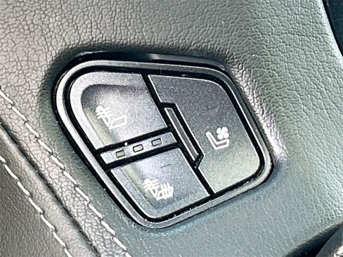 Used 2019 GMC Yukon XL Denali w/ Open Road Package image 21