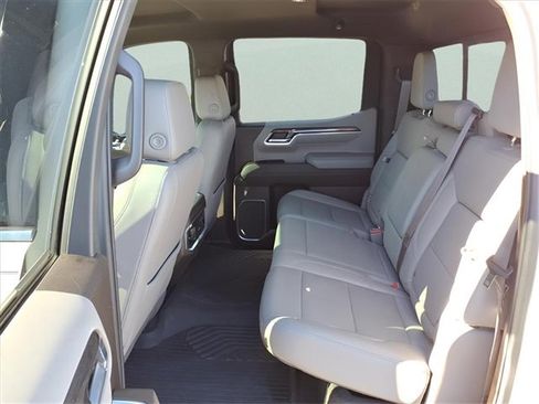 Used 2022 Chevrolet Silverado 1500 LTZ w/ Technology Package image 10