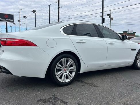 Used 2016 Jaguar XF Premium image 8