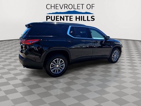 Used 2023 Chevrolet Traverse LT FWD image 8