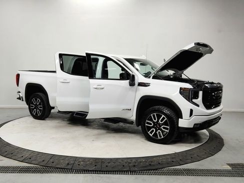Used 2023 GMC Sierra 1500 AT4 w/ AT4 Preferred Package AWD/4WD image 9