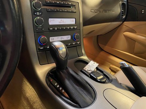 Used 2007 Chevrolet Corvette Coupe w/ Preferred Equipment Group RWD image 16