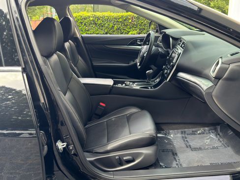Used 2022 Nissan Maxima SV w/ Floor Mat Group FWD image 14