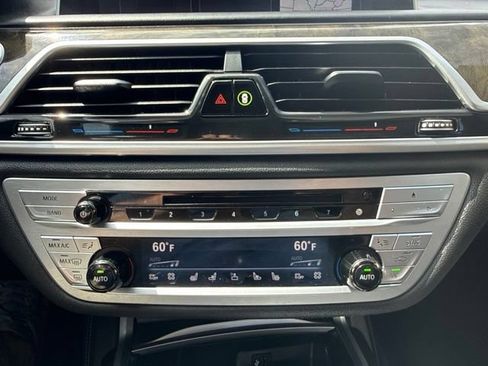Used 2019 BMW 750i xDrive w/ Executive Package AWD/4WD image 36