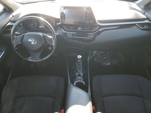Used 2019 Toyota C-HR XLE image 9