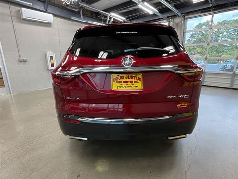 Used 2018 Buick Enclave Premium AWD/4WD image 4