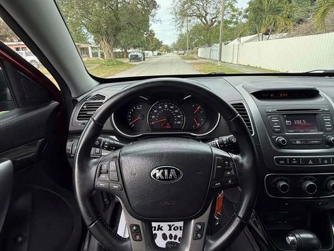 Used 2015 Kia Sorento LX image 7