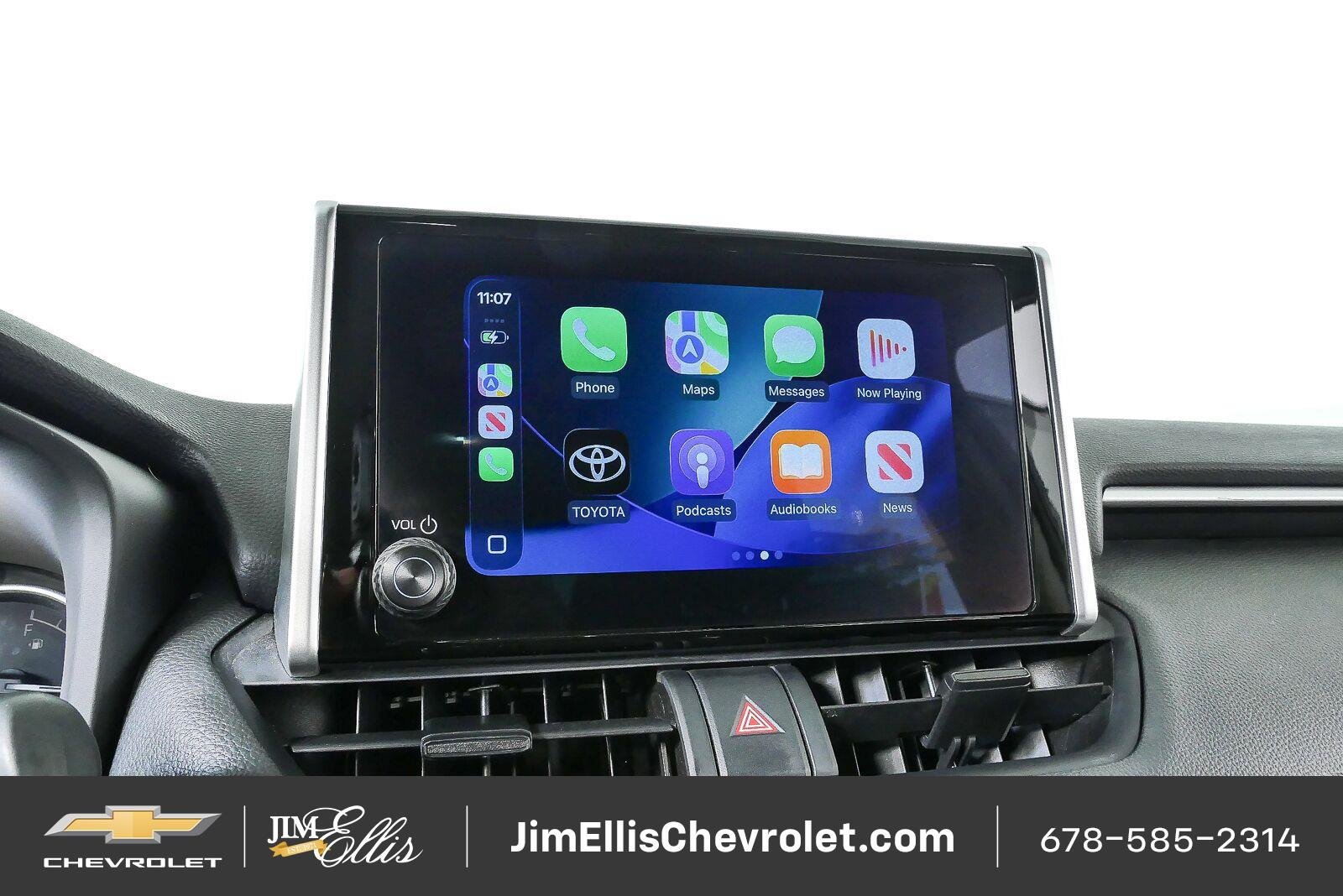 Used 2024 Toyota RAV4 XLE FWD image 16