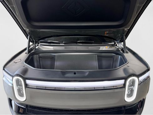 Used 2026 Rivian R1S Premium AWD/4WD image 24