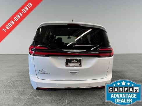 Used 2025 Chrysler Pacifica Select FWD image 24