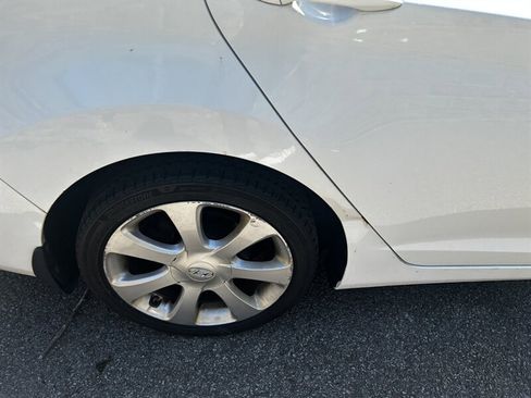 Used 2011 Hyundai Elantra Limited FWD image 11