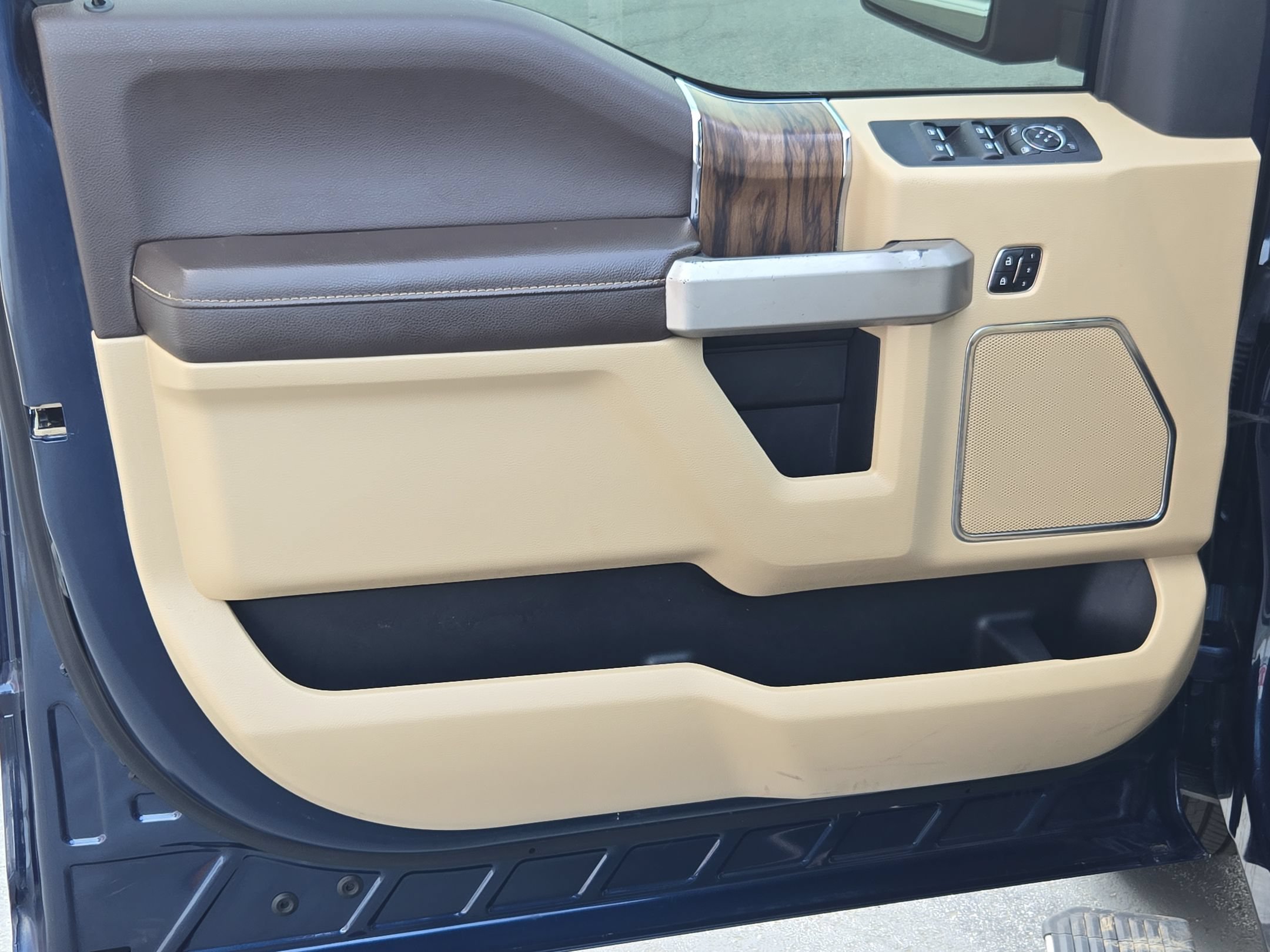 Used 2020 Ford F150 Lariat w/ Equipment Group 502A Luxury AWD/4WD image 20