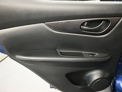 Used 2022 Nissan Rogue Sport S image 22