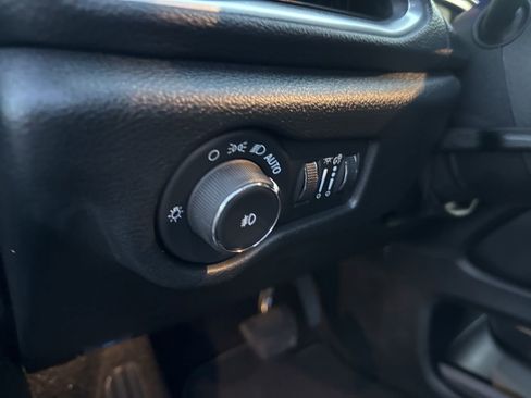 New 2026 Chrysler Pacifica Limited w/ S Appearance Package image 24