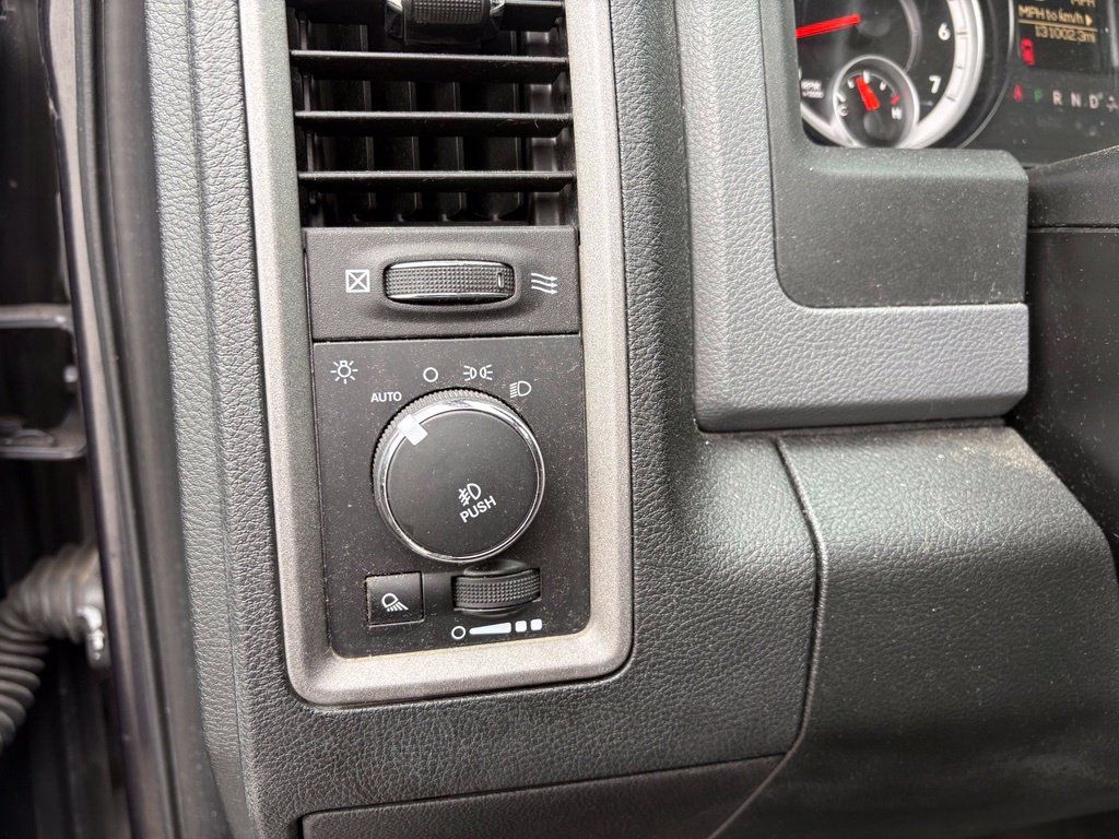 Used 2015 RAM 1500 Express AWD/4WD image 12