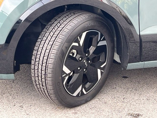 Certified 2025 Kia Niro Wind w/ Wind Preserve Package FWD image 3