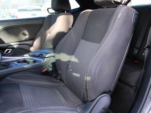 Used 2016 Dodge Challenger R/T image 25