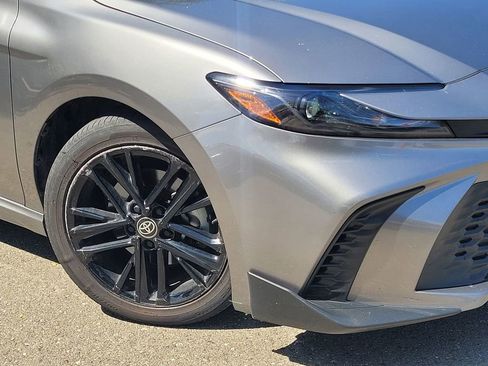 Used 2025 Toyota Camry SE FWD image 9