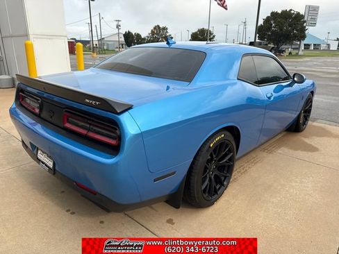 Used 2016 Dodge Challenger SRT Hellcat RWD image 5
