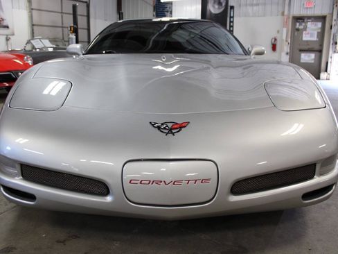 Used 2001 Chevrolet Corvette Z06 w/ Memory Pkg RWD image 9