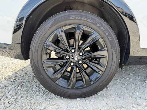 Used 2024 Buick Envista Sport Touring w/ Convenience I Package FWD image 16