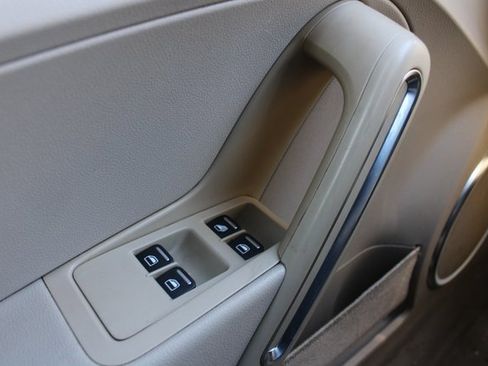 Used 2015 Volkswagen Beetle R-Line image 3