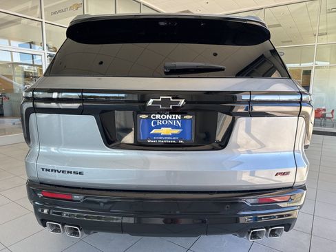 New 2026 Chevrolet Traverse RS w/ LPO, Floor Liner Package image 5