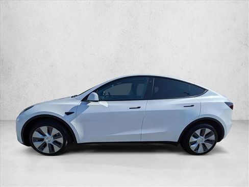 Used 2023 Tesla Model Y Long Range image 8