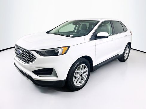 Used 2024 Ford Edge SEL image 3