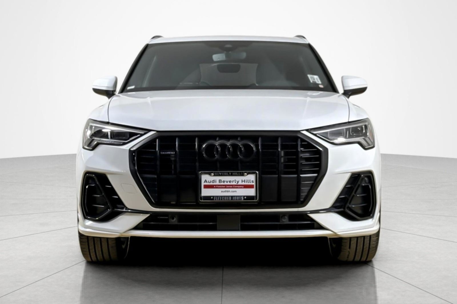 Used 2024 Audi Q3 2.0T Premium w/ Convenience Package AWD/4WD image 8