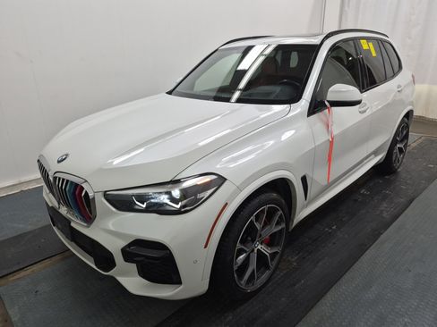 Used 2022 BMW X5 xDrive40i AWD/4WD image 1