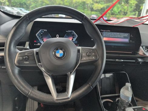 Used 2025 BMW X1 xDrive28i AWD/4WD image 12