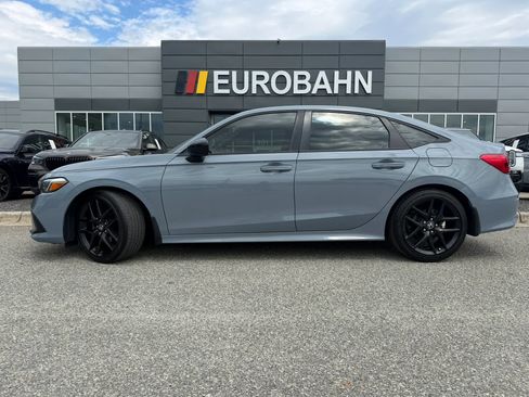 Used 2022 Honda Civic Sport image 2