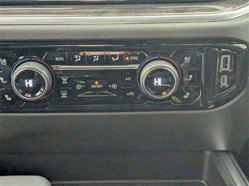 Certified 2022 Chevrolet Silverado 1500 LTZ w/ Technology Package image 20