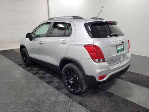 Used 2021 Chevrolet Trax LT w/ Driver Confidence Package AWD/4WD image 3