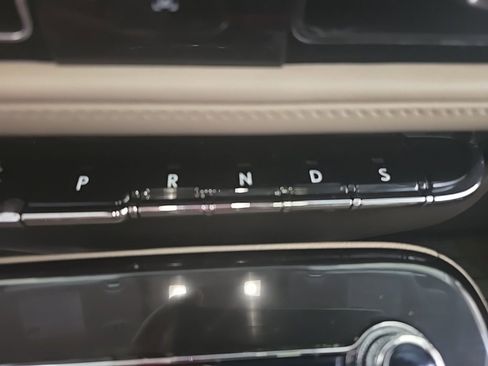 Used 2022 Lincoln Nautilus Reserve image 20