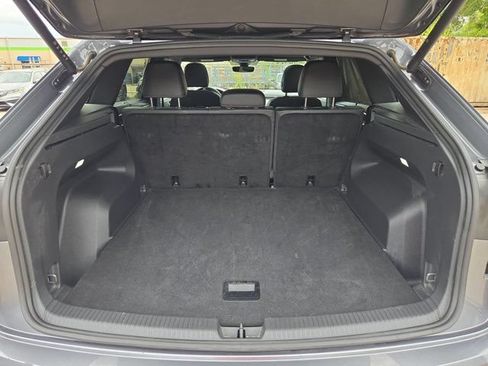 Used 2025 Volkswagen Atlas Cross Sport SE FWD image 7