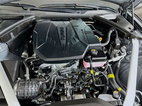 Certified 2025 Genesis G70 2.5T image 30