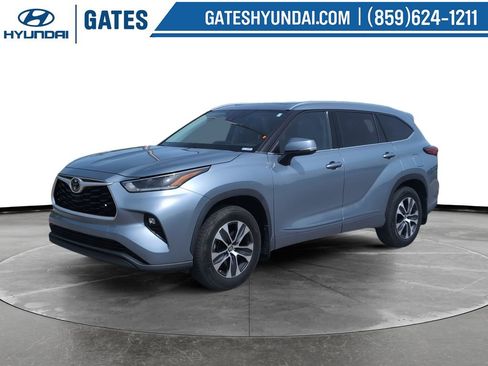 Used 2021 Toyota Highlander XLE image 5