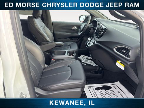 New 2026 Chrysler Voyager LX image 15