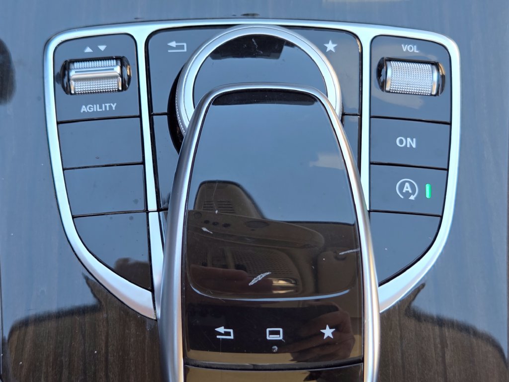 Used 2015 Mercedes-Benz C 300 4MATIC Sedan image 9