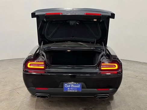Used 2018 Dodge Challenger R/T Scat Pack w/ Driver Convenience Group RWD image 12