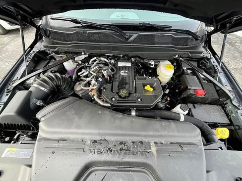 New 2026 RAM 2500 Laramie AWD/4WD image 3