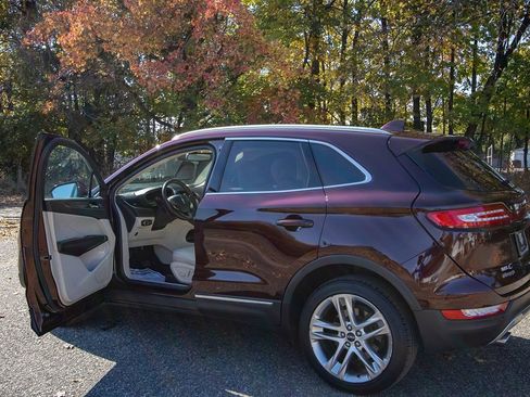 Used 2017 Lincoln MKC Reserve w/ Lincoln MKC Climate Package image 7