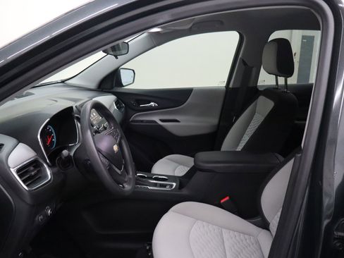 Used 2020 Chevrolet Equinox LS image 25