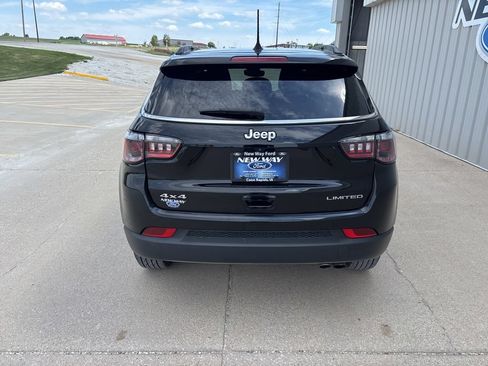 Used 2022 Jeep Compass Limited AWD/4WD image 5