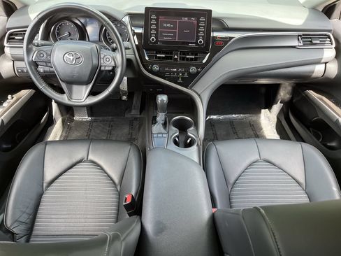 Used 2024 Toyota Camry SE FWD image 9